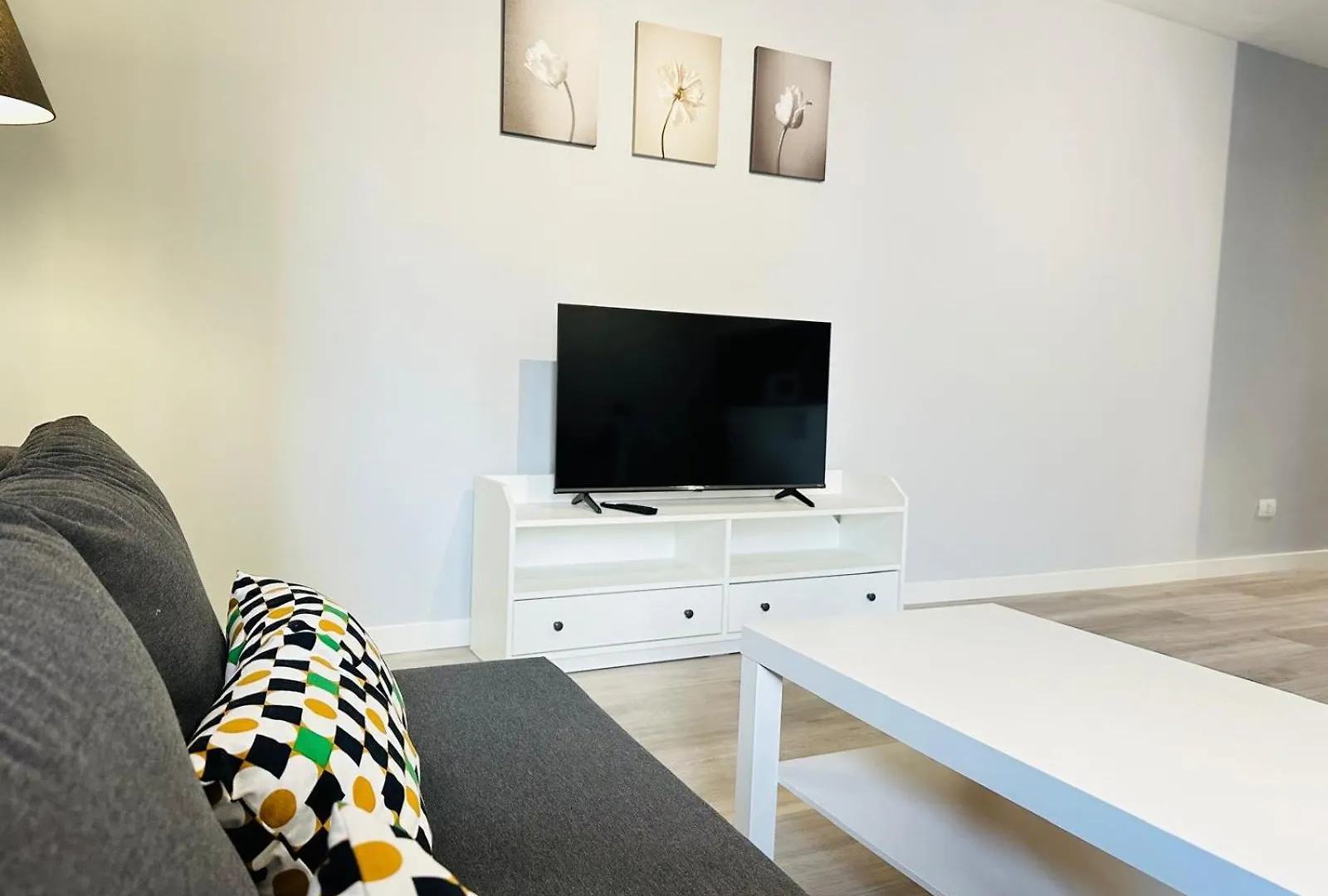 Cozy Apartment Few Steps Of The Beach Medano El Medano  Spain